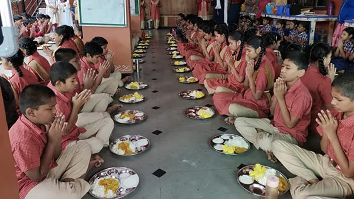 Gifting smile spreading happiness